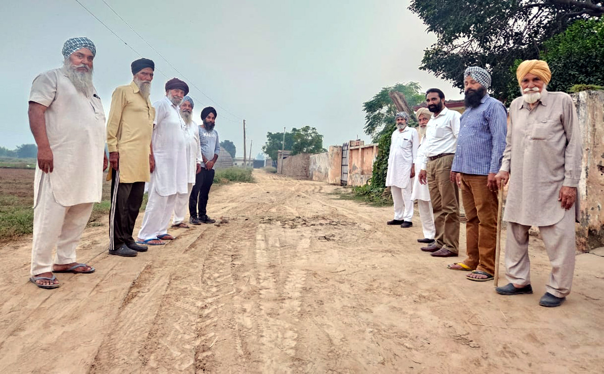 Despite the release of grant, the fate of Bharatpur-Saidpur road did not open: Machli Kalan villagers are suffering the brunt of the government's incompetence.